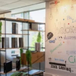 Magicwall & Walltalkers oficina con Paredes Borrables PILAR, OMV